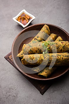 Palak paratha or Spinach flatbreadÂ is a Popular Indian breakfast menu